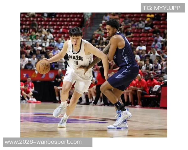 迈阿密球迷与杨瀚森偶遇合影网友呼吁保护他避免网络暴力