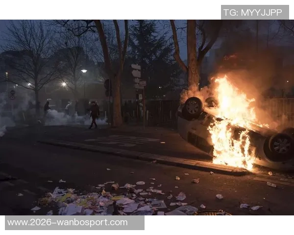 法国庆祝阿尔及利亚晋级引发骚乱巴黎政府紧急发出安全警告 法国庆祝阿尔及利亚晋级引发骚乱巴黎政府紧急发出安全警告