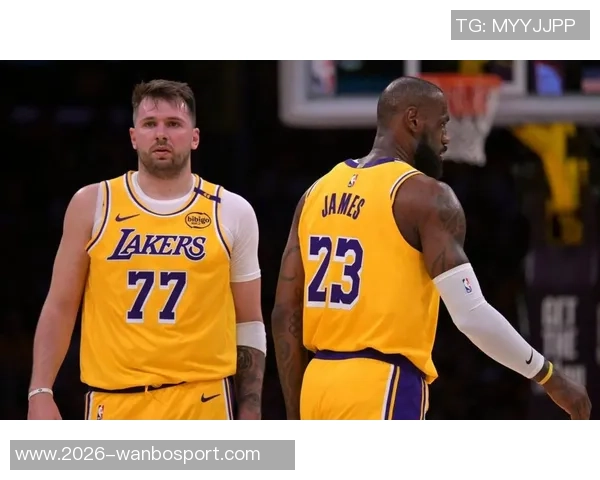 詹姆斯东契奇再显神威25分5篮板10助攻追平湖人传奇韦斯特与贝勒辉煌成就